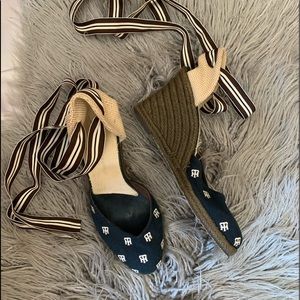 TOMMY HILFIGER Espadrille Size 9 Navy Lace-up